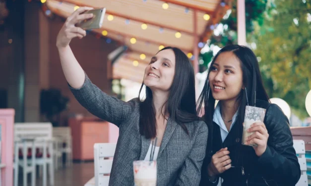 Las redes sociales pulverizan los recuerdos y anulan la vida privada