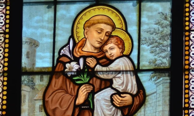 San Antonio de Padua: ¡El santo que cargó al Niño Jesús en sus brazos!