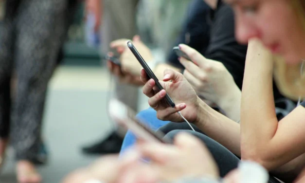 Orientaciones papales sobre el uso (y el abuso) del celular