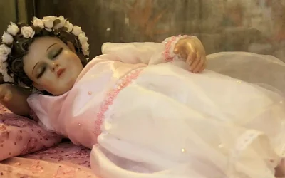Oracion a la Virgen María de niña
