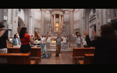 Hoy demos gloria – Coro Adoremos