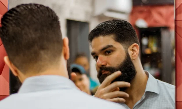 El varón maquillado