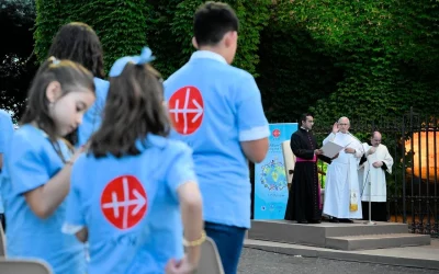 El Santo Padre junto a un millón de niños rezan por la paz